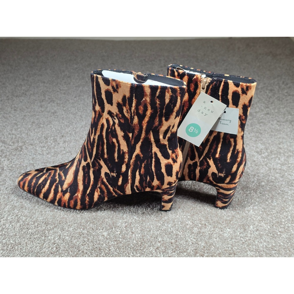 A New Day Womens Tigris Ankle Boots Brown Tiger Stripe Kitten Heel 8.5